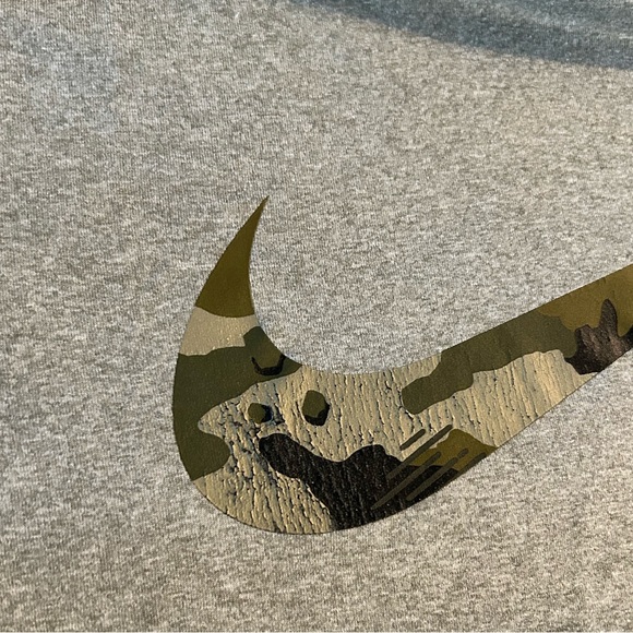 Nike t-shirt; gray with camo swoosh on front; size XL - Picture 3 of 4